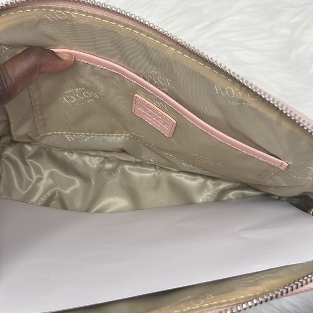 Royce NYC Luxe Cosmetic Bag Full Grain Leather Zip 10" x 6.5" x 4" - Picture 4 of 6